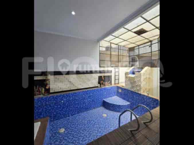 Dijual Rumah 3 BR, Luas 240 m2 di Lenteng Agung - Jakarta Selatan, Lenteng Agung - RHAS34d 8