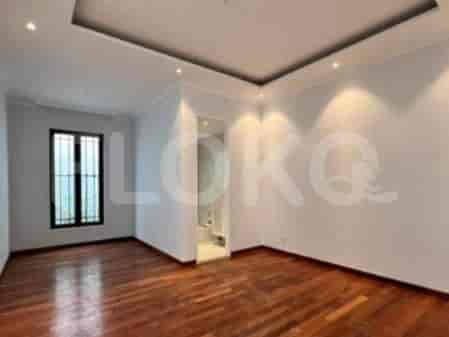 RHAS51a | House in Cilandak for Sale: 6BR, 3 Floors with Carport 4