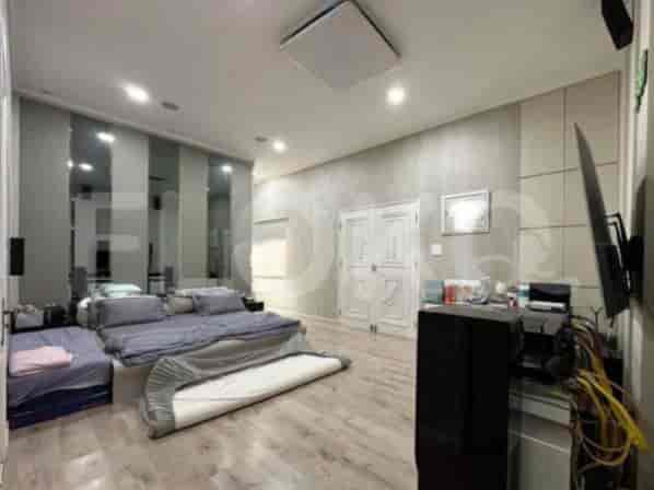 RHAS214, 3-Floor House Penjaringan Sale | Furnished with 4BR 2