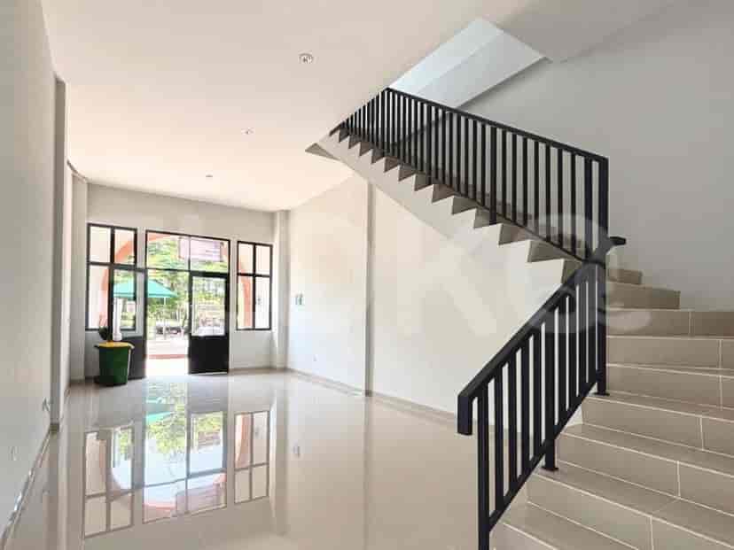 97 sqm, shophouse for rent in Citra Garden, Cengkareng 2