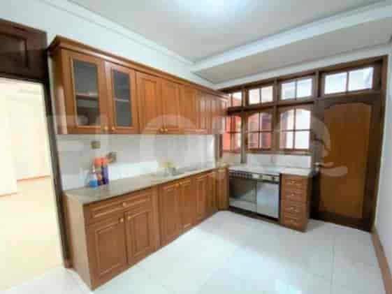 Disewakan Rumah 4 BR, Luas 350 m2 di Jl. Panglima Polim, Gandaria - RHA122 4