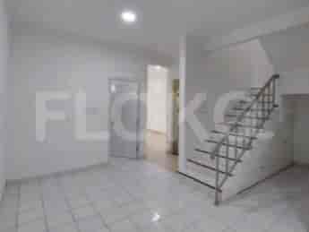 Disewakan Rumah 3 BR, Luas 180 m2 di Taman Palem Lestar, Cengkareng Barat, Cengkareng - RHA15c 3