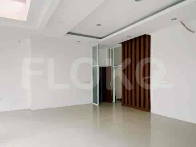 Disewakan Rumah 3 BR, Luas 457 m2 di Menteng, Menteng - RHA3fe 8