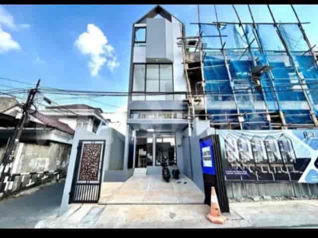 Dijual Rumah 3 BR, Luas 112 m2 di Duren Tiga, Pancoran - RHAS147 1