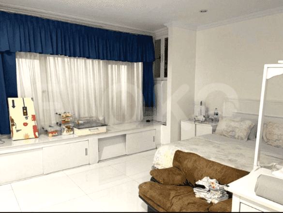 RHAS1d0 | House Kelapa Gading Sale with Open Plan Kitchen & Furnished 3