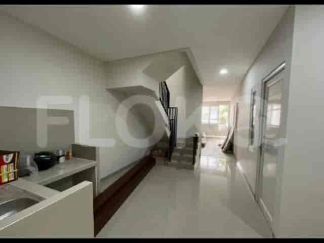 195 sqm, 3 BR house for sale in Tomang, Grogol - RHASc85 3