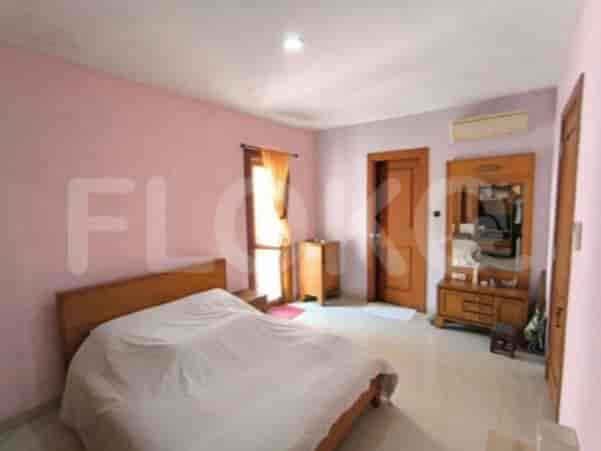 RHAS8eb | House in Cipete for Sale with 4 Carports 4