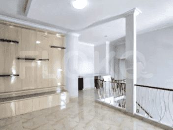 Dijual Rumah 3 BR, Luas 240 m2 di Lenteng Agung - Jakarta Selatan, Lenteng Agung - RHAS34d 6
