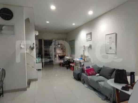 RHAS8a8, Rumah 2 Lantai di Cengkareng Dijual | Luas & Semi-Furnished 1