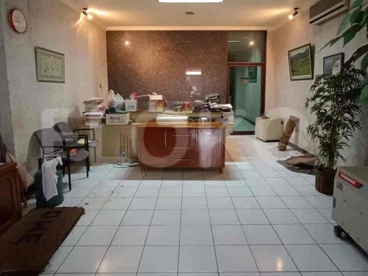 280 sqm, shophouse for rent in Jalan Roxy Mas, Kelapa Gading - RKRde9 2