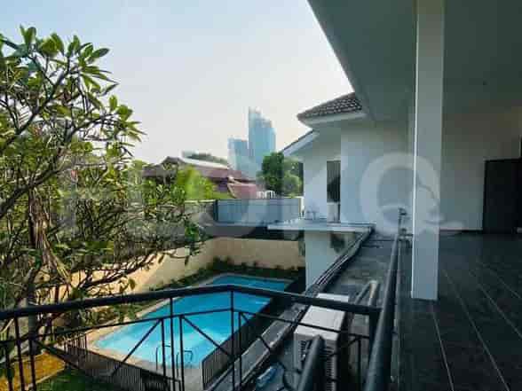 Disewakan Rumah 6 BR, Luas 600 m2 di Kuningan, Kuningan - RHA663 11