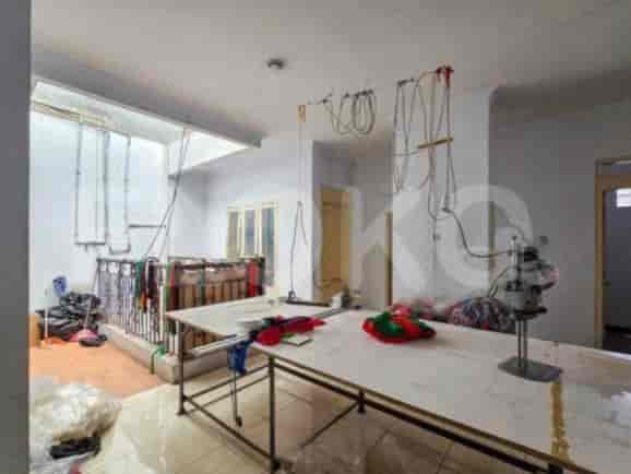 Dijual Rumah 6 BR, Luas 250 m2 di Taman Ratu Jakarta Barat, Kebon Jeruk - RHAS922 5