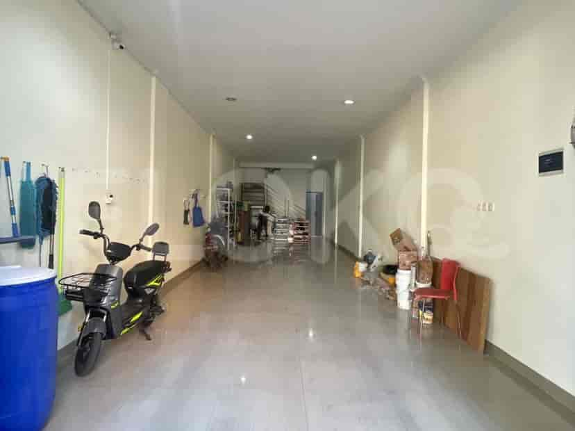 250 sqm, shophouse for rent in Tanjung Duren Raya, Tanjung Duren 1