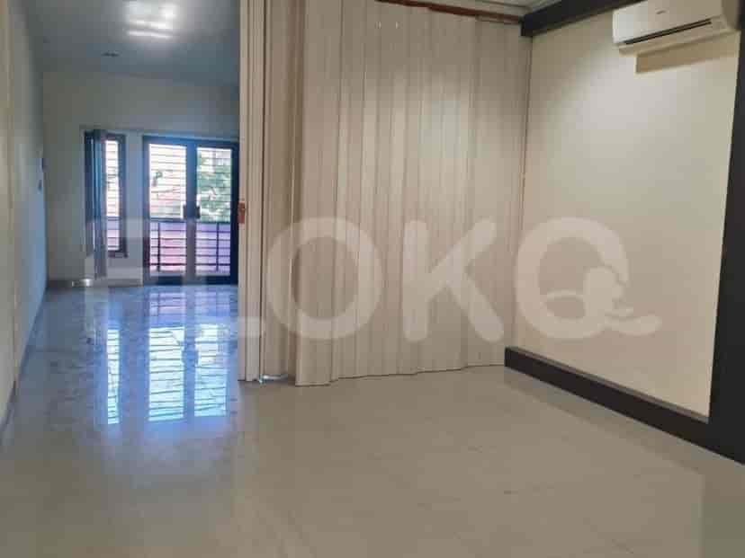 250 sqm, shophouse for rent in Tanjung Duren Raya, Tanjung Duren 3