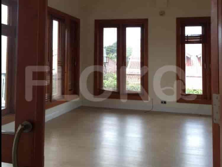 Disewakan Rumah 7 BR, Luas 1000 m2 di Sekolah Duta, Pondok Indah - RHA6cd 2