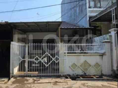 108 sqm, 3 BR house for sale in Komplek Taman Ratu, Kebon Jeruk - RHAS144 1