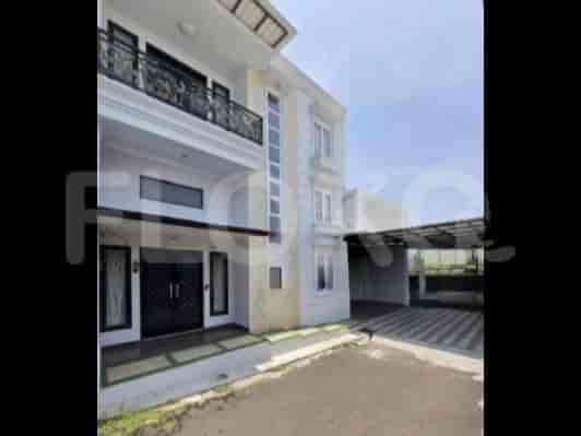 Dijual Rumah 3 BR, Luas 240 m2 di Lenteng Agung - Jakarta Selatan, Lenteng Agung - RHAS34d 1