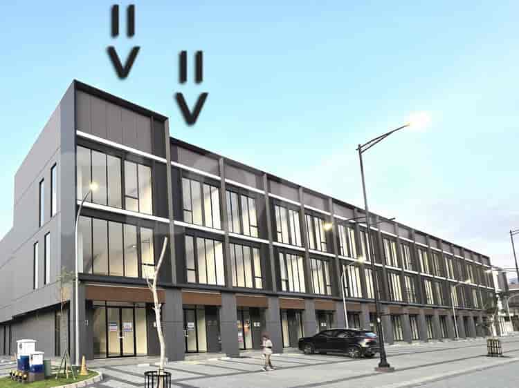 Dijual Ruko Luas 347 m2 di Hampton, Gading Serpong - RKSab3 1