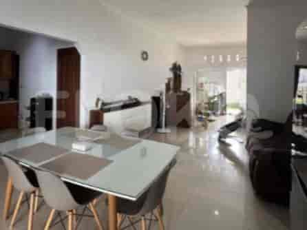 RHAS584 | House for Sale in Cilandak with Green Lawn 3