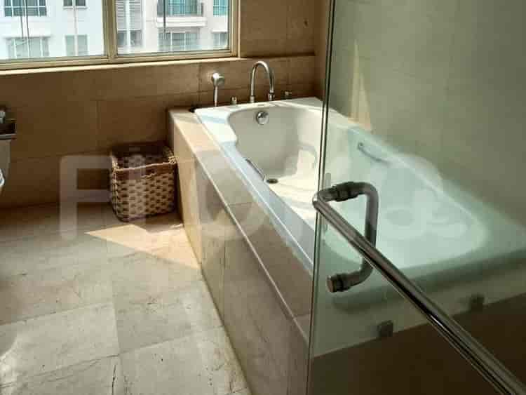 Luxurious 3-Bedroom Apartment for Sale - APA8f2ae, Middle Floor, Senayan 9
