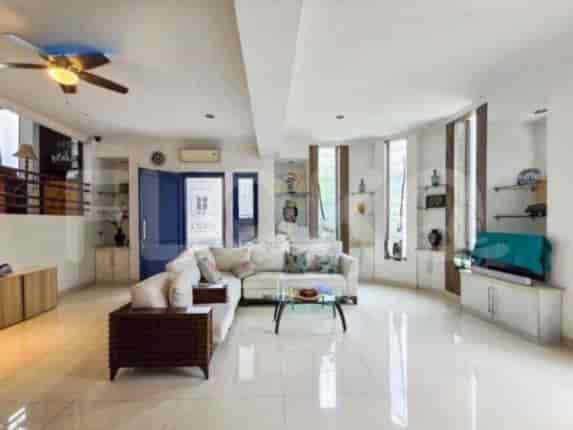 RHASb30, 2 Floors House in Puri Indah for Sale | Negotiable 2