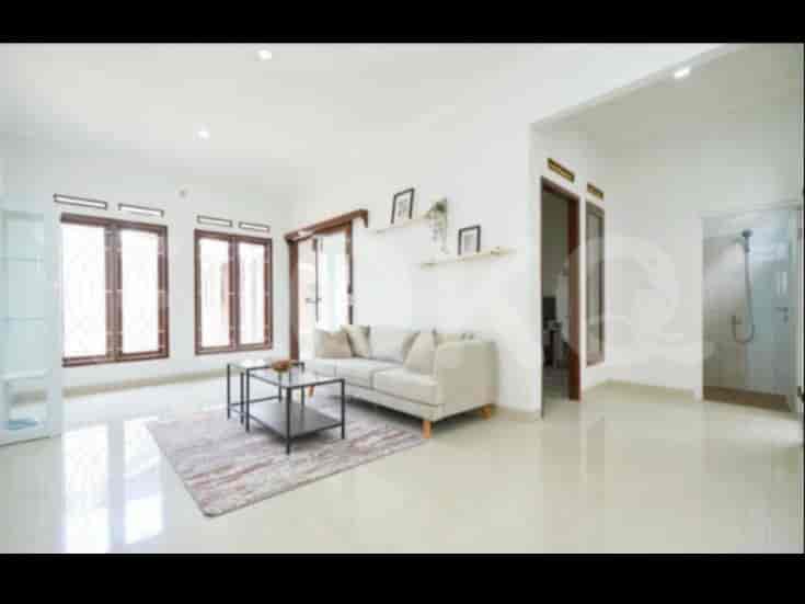 RHAS0fd | House for Sale in Cilandak with 2 Carports & Furnished 2