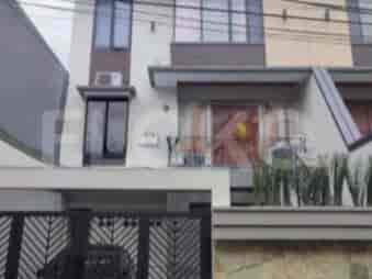 Dijual Rumah 4 BR, Luas 207 m2 di Cluster di Kalibata Selatan, Kalibata - RHASd4f 1