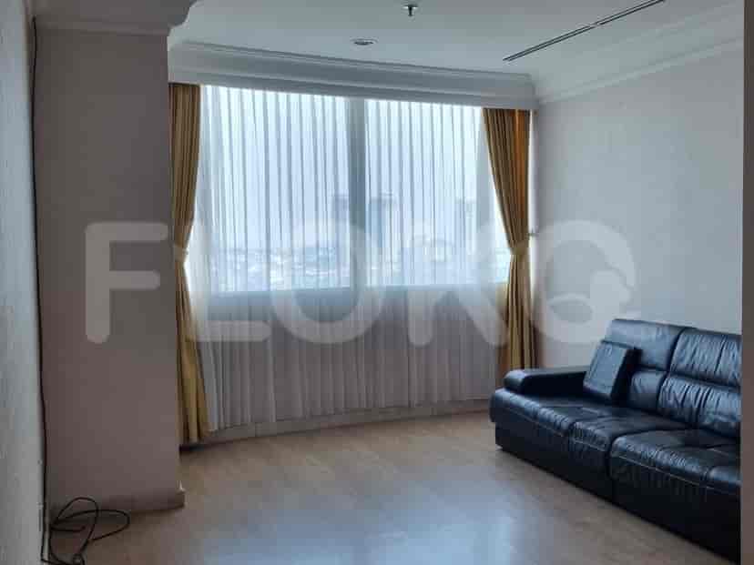 Dijual Apartemen 3 BR, Lantai Menengah, Luas 160 m2 di Apartemen Simprug Terrace: Flokq 1