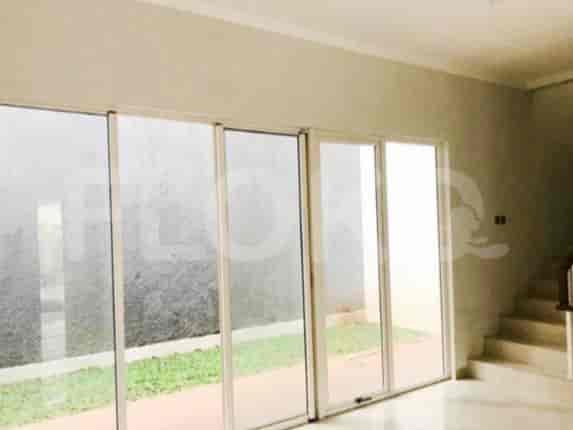 Disewakan Rumah 4 BR, Luas 216 m2 di Bintaro BSD, Tangerang - RHAde1 2