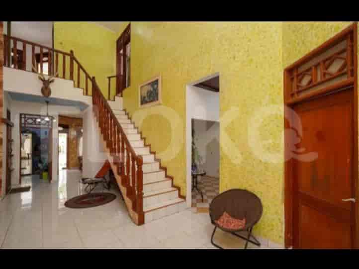 Dijual Rumah 5 BR, Luas 300 m2 di Perumahan Taman Bougenville Bekasi, Bekasi - RHAS2ef 2