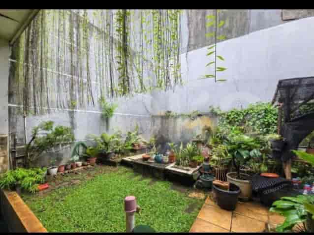 RHAS0d7 - House Kebon Jeruk for Sale | 2 Floors & Semi-Furnished 4