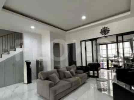 RHAScdf, 3 Floors House for Sale in Alam Sutera | 5BR with Carport 1
