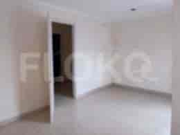 Disewakan Rumah 3 BR, Luas 150 m2 di Green Lake City, Cengkareng - RHA7dd 6