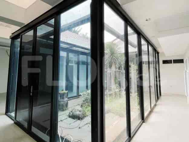 Disewakan Rumah 3 BR, Luas 457 m2 di Menteng, Menteng - RHA3fe 9