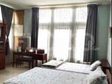 Dijual Rumah 3 BR, Luas 200 m2 di Ciputat Area, Tangerang - RHAS9fa 5