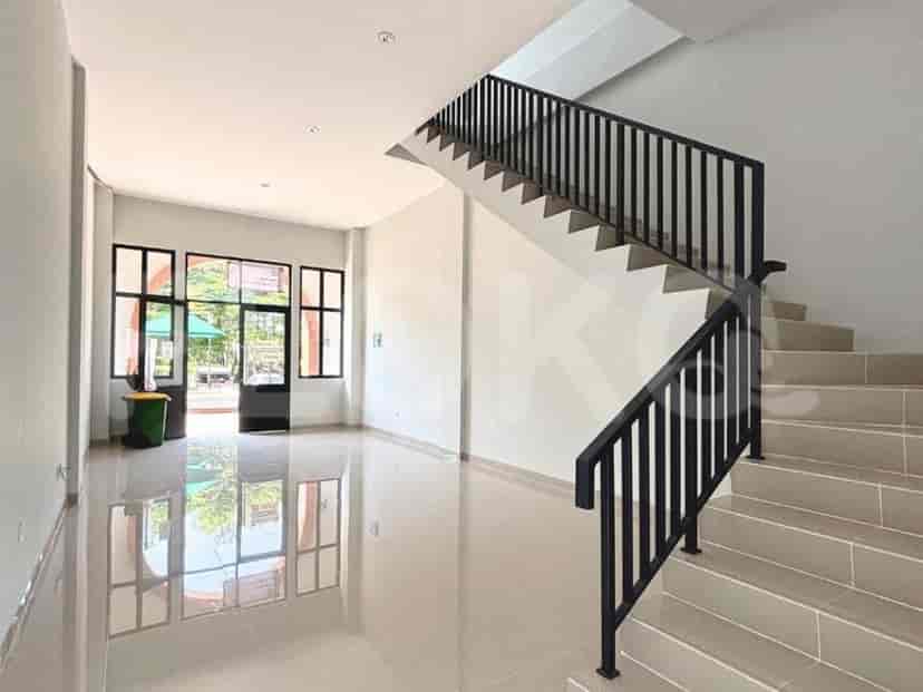 97 sqm, shophouse for sale in Citra Garden, Cengkareng 3