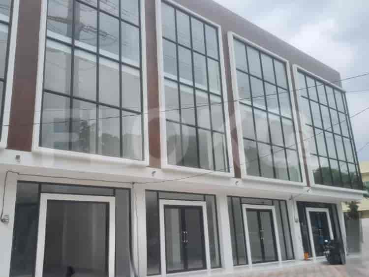 Dijual Ruko Luas 150 m2 di Rawamangun, Cipinang - RKS75b 1