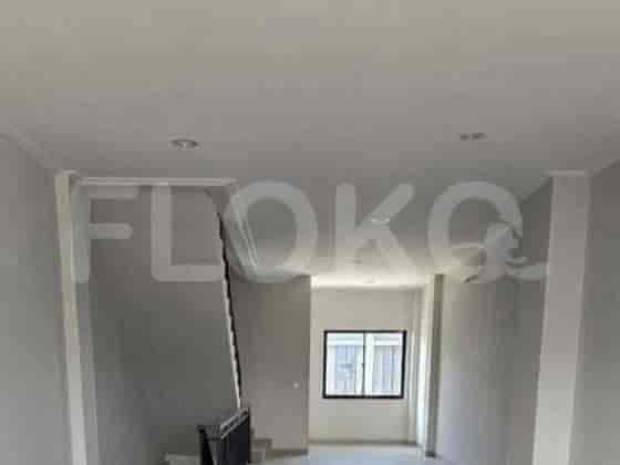 200 sqm, shophouse for rent in Jalan Pantai Indah Kapuk 2, Kamal Muara - RKR296 2