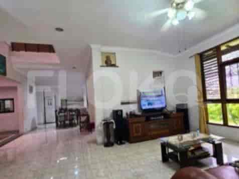 Dijual Rumah 6 BR, Luas 300 m2 di Kebayoran Baru, Gandaria - RHAS485 1