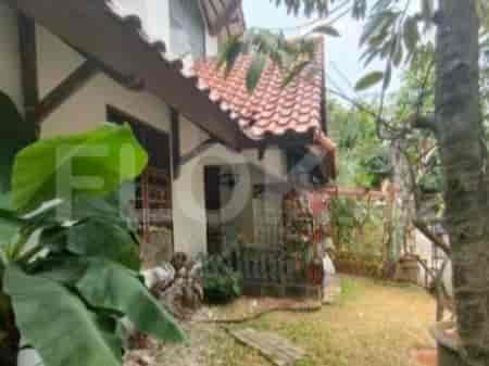 Dijual Rumah 3 BR, Luas 250 m2 di Komplek Lebak Bulus, Lebak Bulus - RHAS90c 1