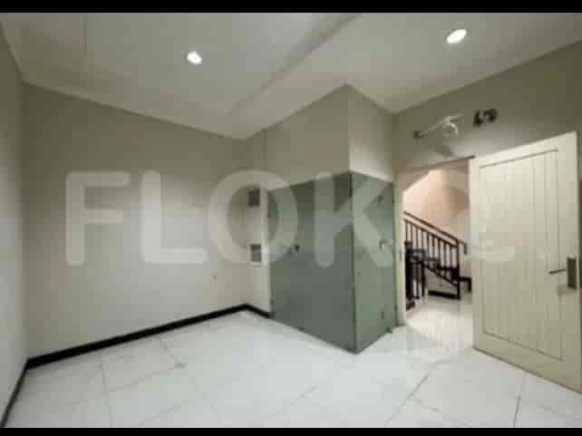 RHASb55 | House in Jakarta Barat for Sale with 3 Floors 4
