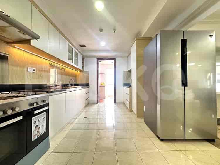 3 Bedroom on Middle Floor for Rent in Kusuma Chandra Apartment - fsu391 2