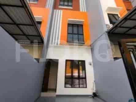 RHAS3bc | House for Sale in West Jakarta, 3 Floors with Carport 1