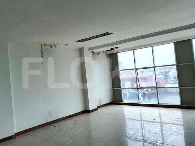 Disewakan Ruko Luas 702 m2 di Jalan Panjang, Kebon Jeruk 4