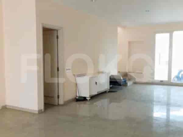 Disewakan Rumah 4 BR, Luas 250 m2 di Alam Sutera - Tangerang, Alam Sutera - RHA1ce 2