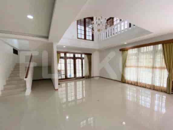 Disewakan Rumah 4 BR, Luas 350 m2 di Jl. Panglima Polim, Gandaria - RHA122 2