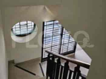 Dijual Rumah 2 BR, Luas 60 m2 di Green Lake City, Tangerang - RHAS6e9 2
