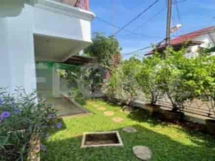 RHASefe | House in Cinere for Sale with 6 Bedrooms | 2 Floors 2