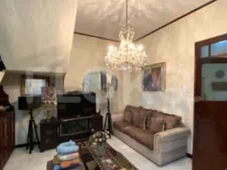 RHASe14 | House in Gandaria for Sale with 5 Bedrooms & 2 Floors 3