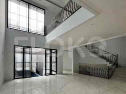 RHAS51a | House in Cilandak for Sale: 6BR, 3 Floors with Carport 2
